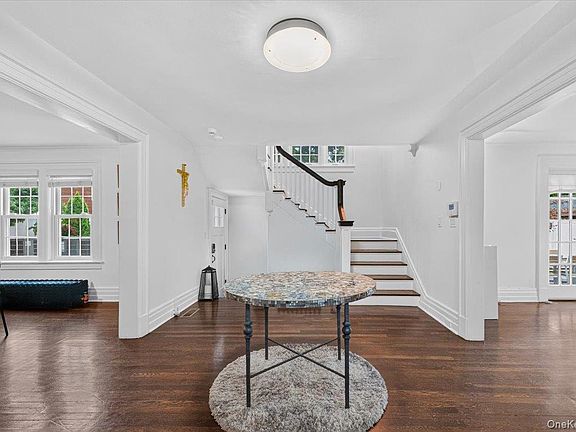 4th image of 1 Wellington Avenue