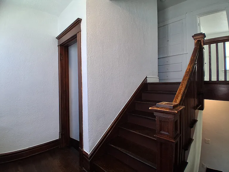 2640 Victor St — Photo 8