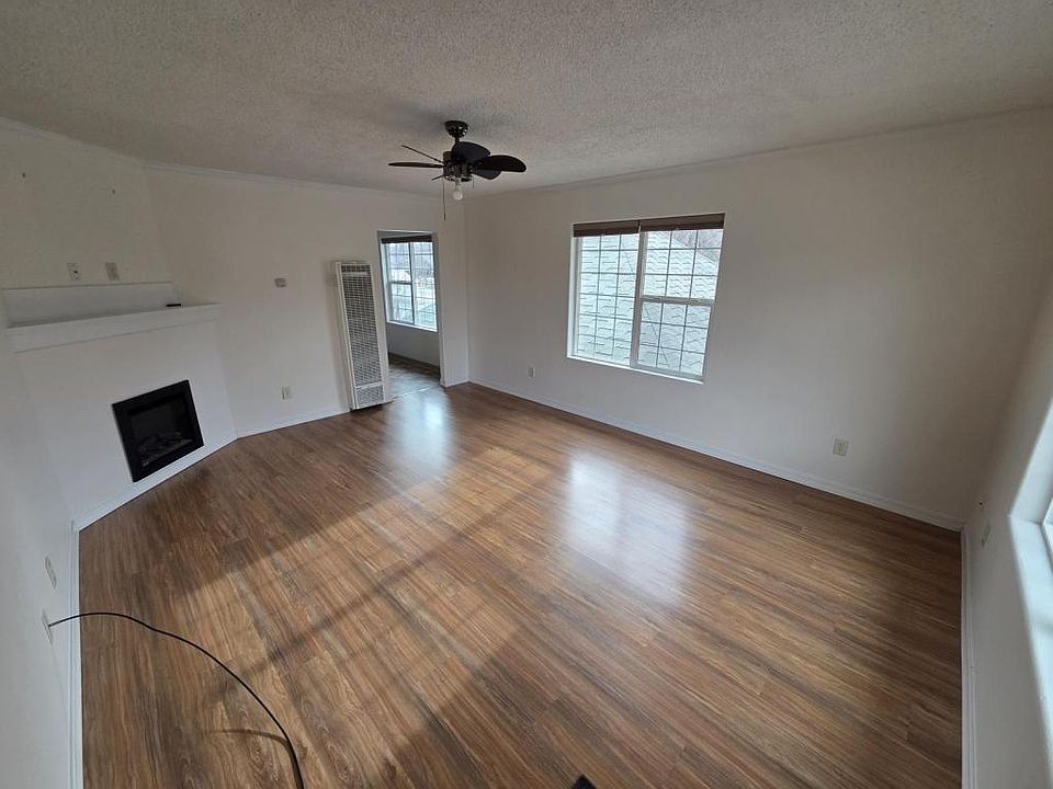 1st image of 627 2nd Ave