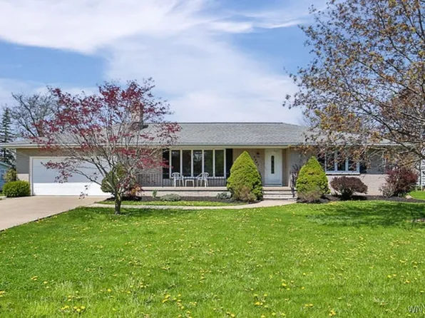 2347 Long Rd, Grand Island, NY 14072