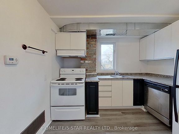 3rd image of 39 Humbert St APT 1