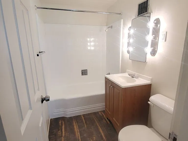615 S Alder St #16 — Photo 9