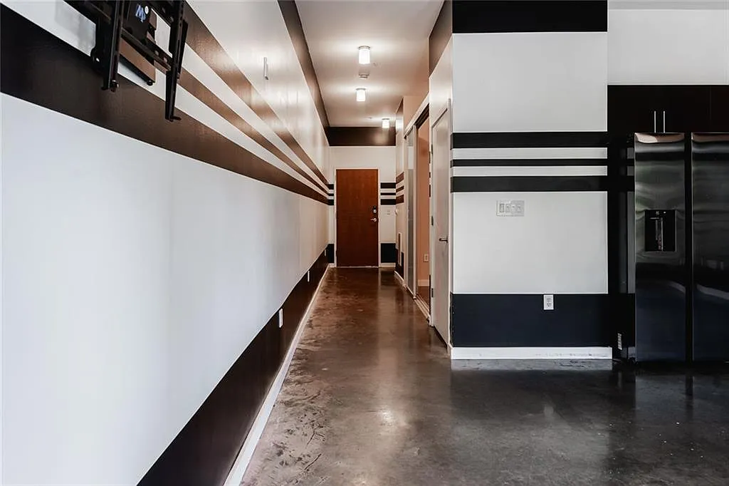 1 bed, 1.0 bath, 796 sqft, $1,795 — Photo 2