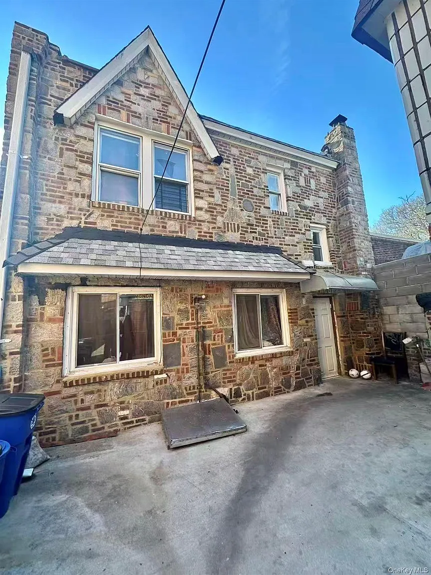 5622 Van Cleef Street photo 1