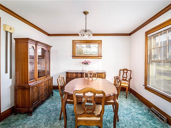 5th image of 118 Highland Ave