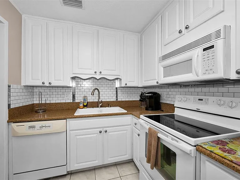 2700 Bayshore Blvd #2205 — Photo 16