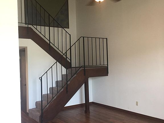 3rd image of 18 Cherrywood Sq