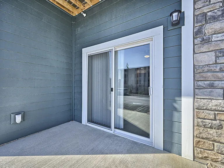 CenterPointe Apartments — Photo 16