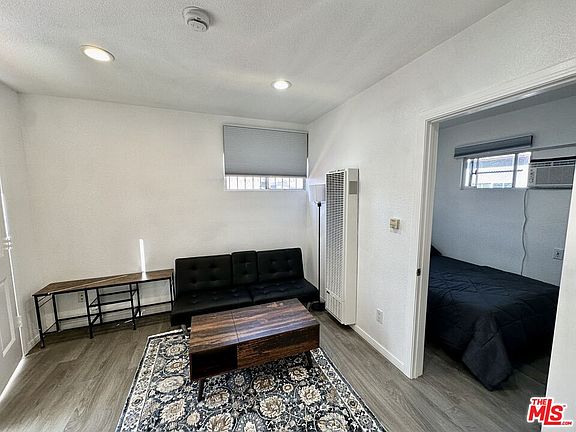 5th image of 523 1/2 W 56th St