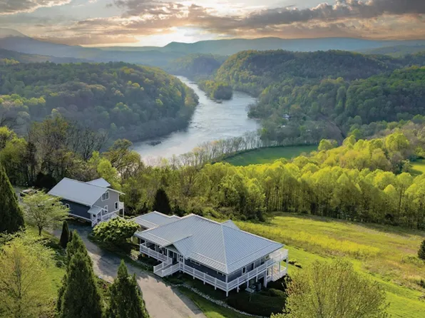 125 River Ridge Dr #135, Pearisburg, VA 24134