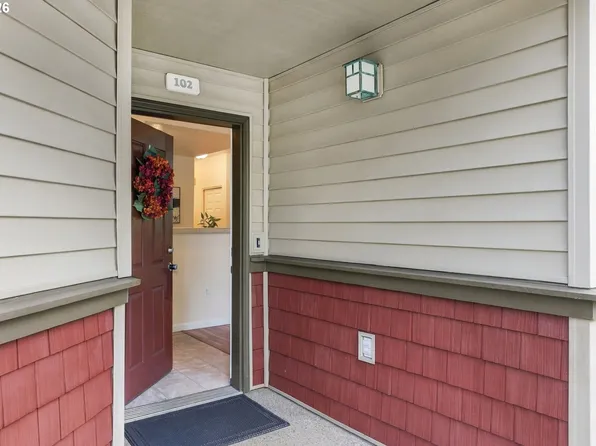 1831 NE 101st Ave #102, Hillsboro, OR 97006