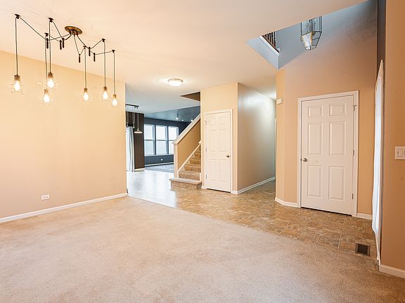 3rd image of 3183 Venetian Way
