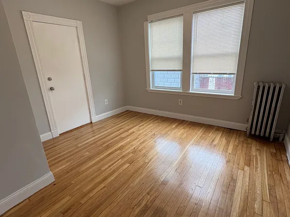 (undisclosed Address), Lynn, MA 01902