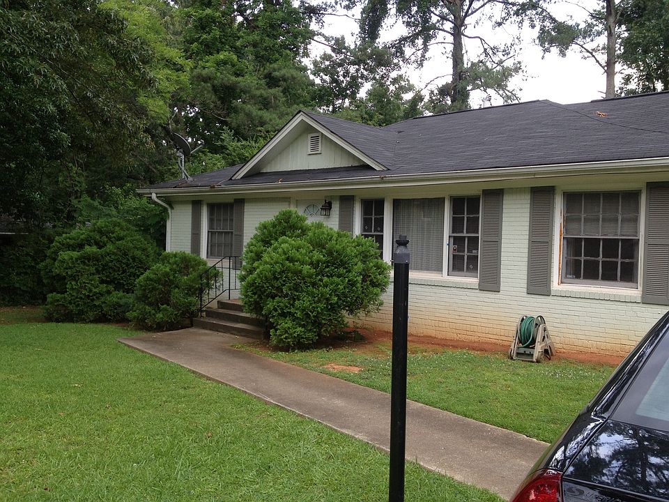 lovely ranch on quiet dead end street