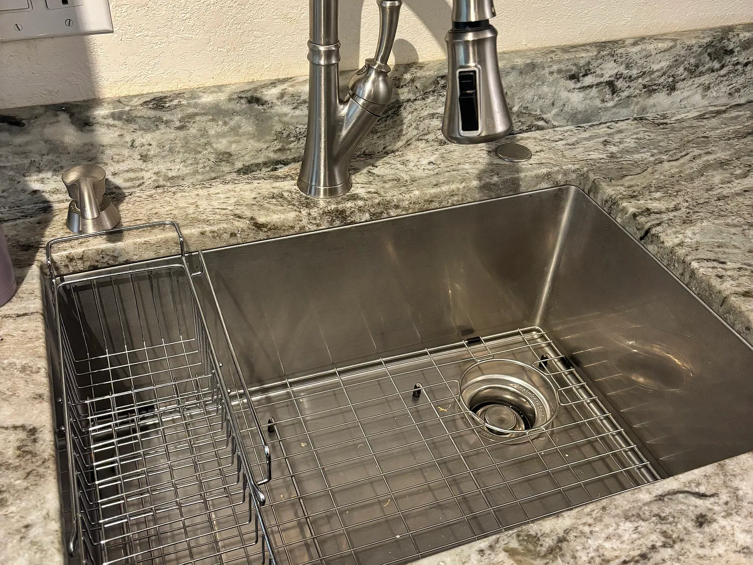 1 bed, 700 sqft, $1,500 — Photo 3