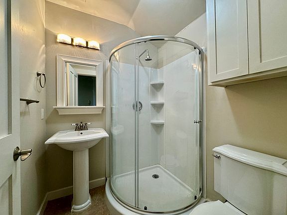 5th image of 1125 F St APT 6