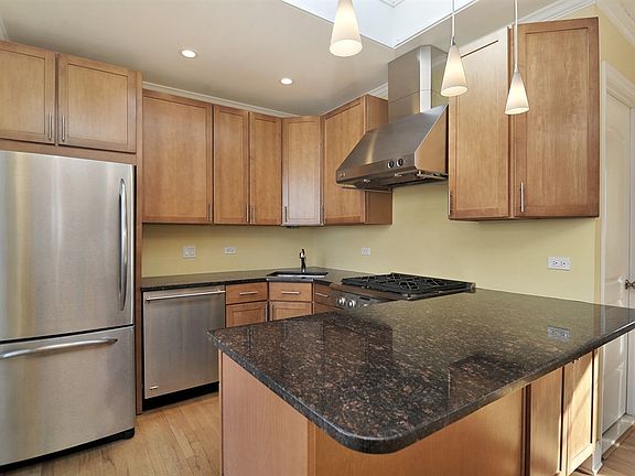 5th image of 1 84 Beach St