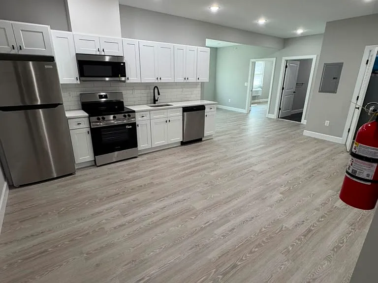 167 Fair St — Photo 2