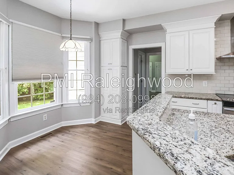 301 Perry Creek Dr — Photo 9