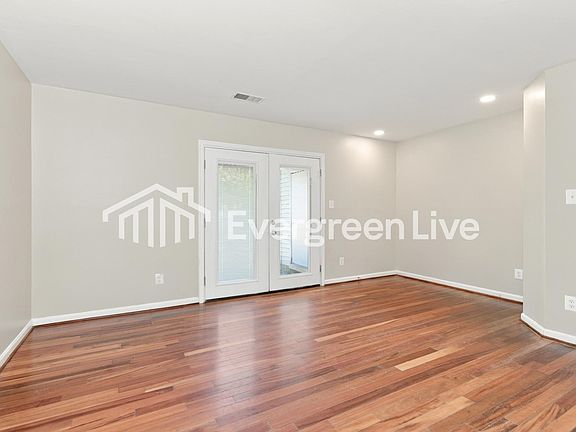 3rd image of 3922 Cutty Sark Rd