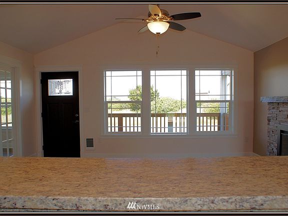 3rd image of 1085 Fairwood Drive