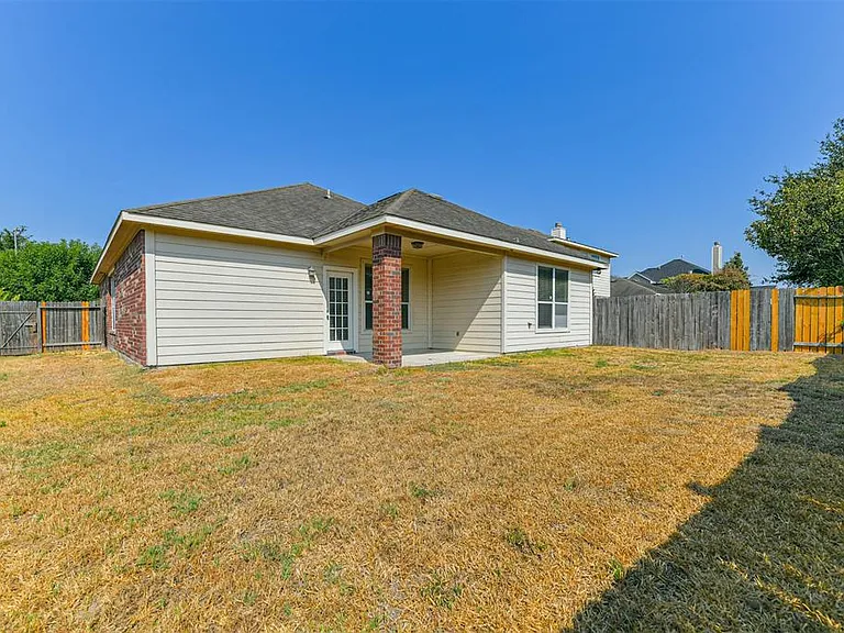 5802 Horse Prairie Dr — Photo 31