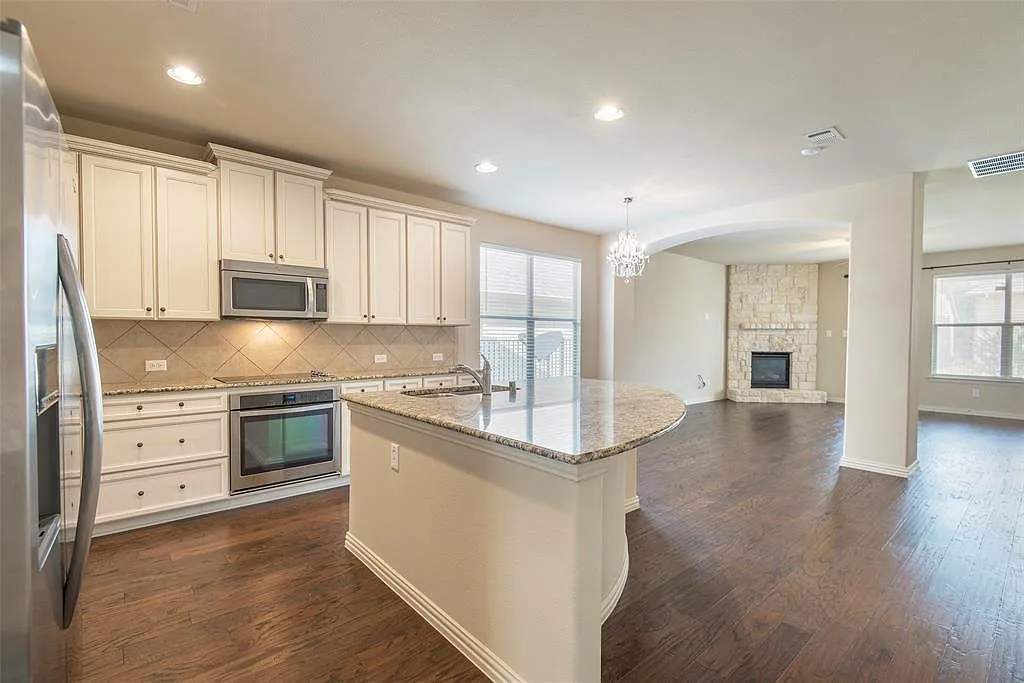 3 bed, 3.5 bath, 3174 sqft, $3,530 — Photo 4