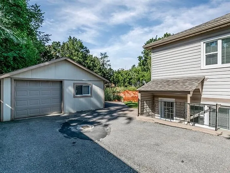 74 Peel St #BASEMENT — Photo 4
