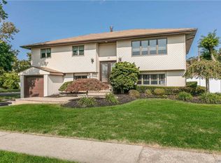 44 Raybor Rd, Commack, NY 11725