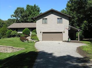 5 Apple Blossom Rd, Andover, MA 01810