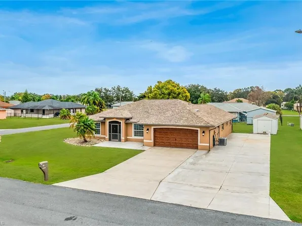 401 Candlewick CIR E, LEHIGH ACRES, FL 33936