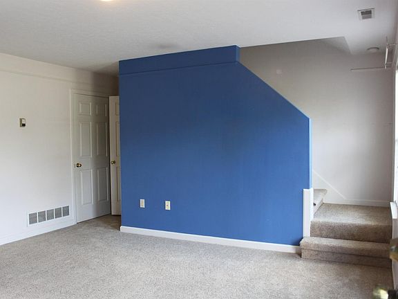 2nd image of 402 Richmond Ave #A