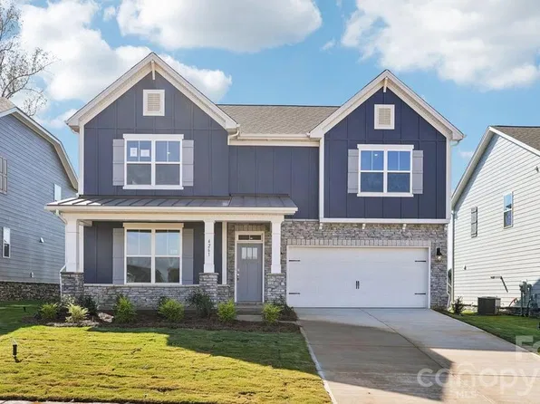 4261 Round Table Dr, Gastonia, NC 28056
