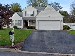 4001 Donegal Dr, Bethlehem, PA 18020