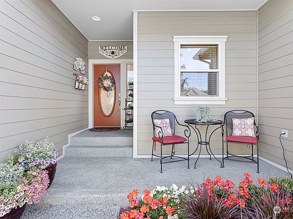4th image of 15203 148th Avenue Ct E