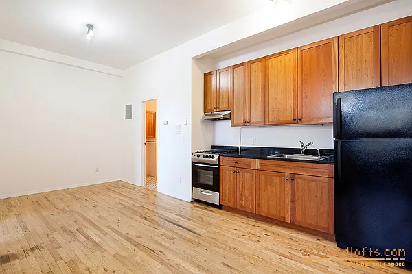 Sold by aptsandlofts.com | media 2