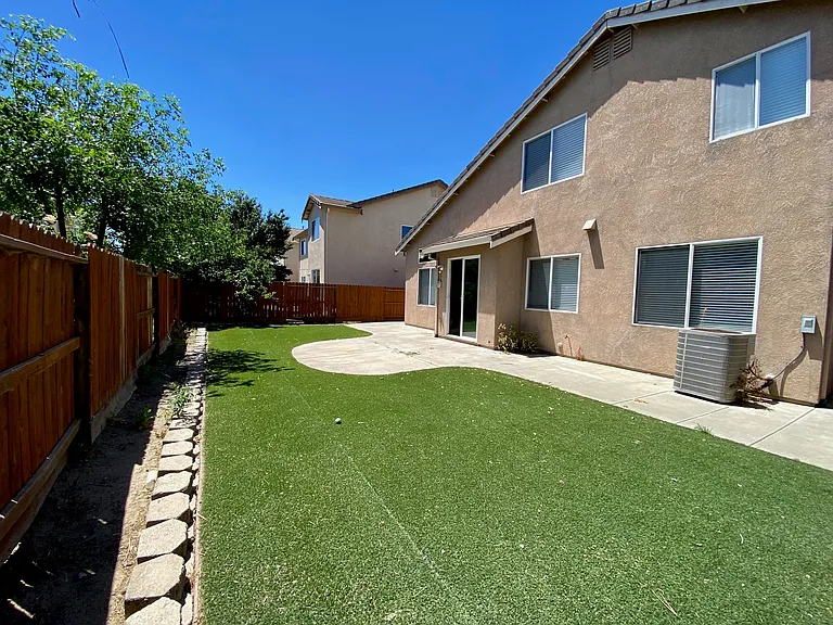 1422 Parkington Ln — Photo 18
