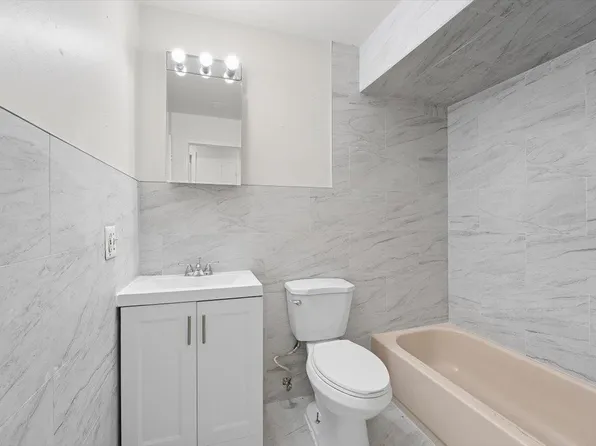 56 Poplar Street image 10 of 24