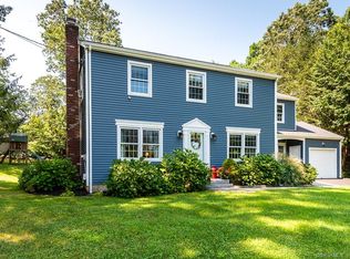 10 Cavasin Dr, East Lyme, CT 06333
