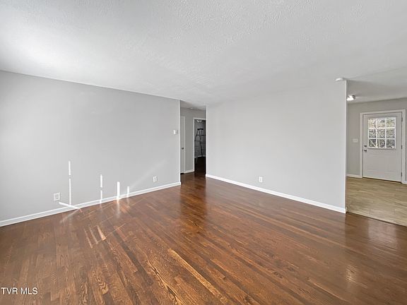 3rd image of 905 Sevier St APT D
