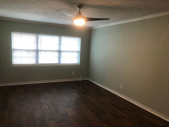 4th image of 700 McIntyre Ave