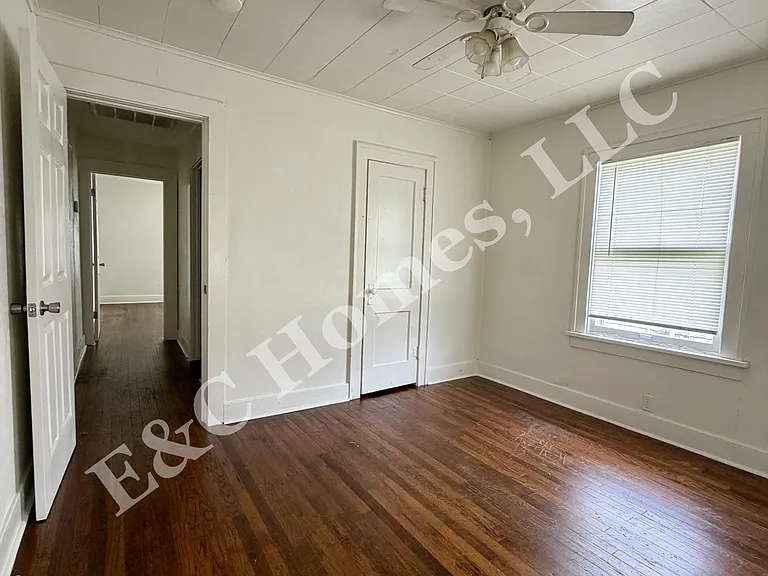 2805 Denver St — Photo 8