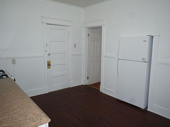 2nd image of 189 Quail St #1