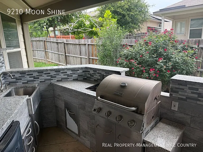 9210 Moon Shine — Photo 22