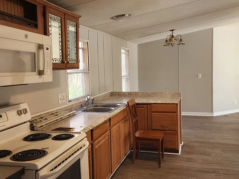 4801 US Highway 70 W — Photo 3
