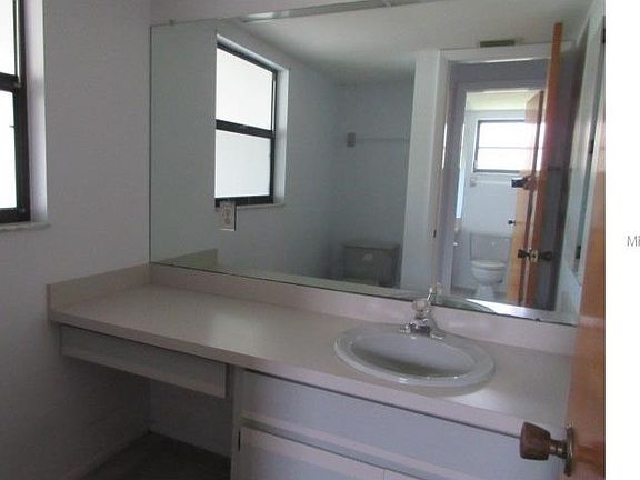 4th image of 714 Lomond Dr