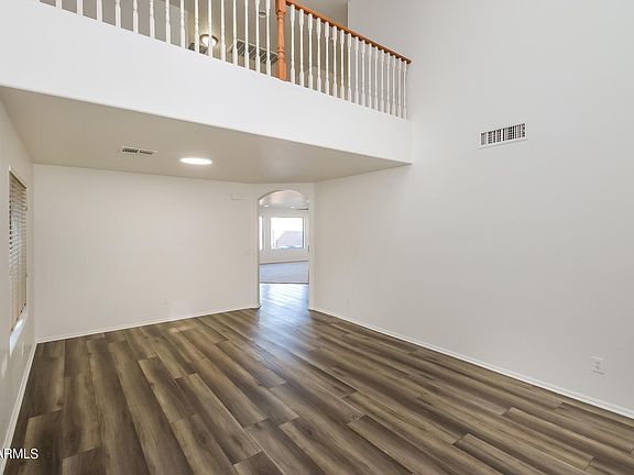 3rd image of 706 E DANIELLA Drive