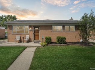 30207 Pinto Dr, Warren, MI 48093
