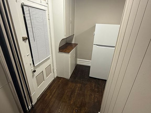 3rd image of 1014 Logan Ave APT 3