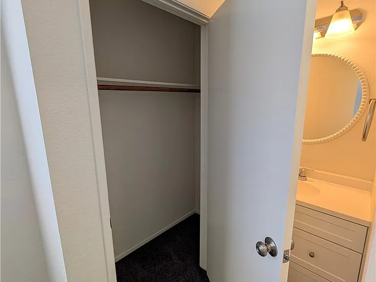 529 E Colorado Blvd #D — Photo 30